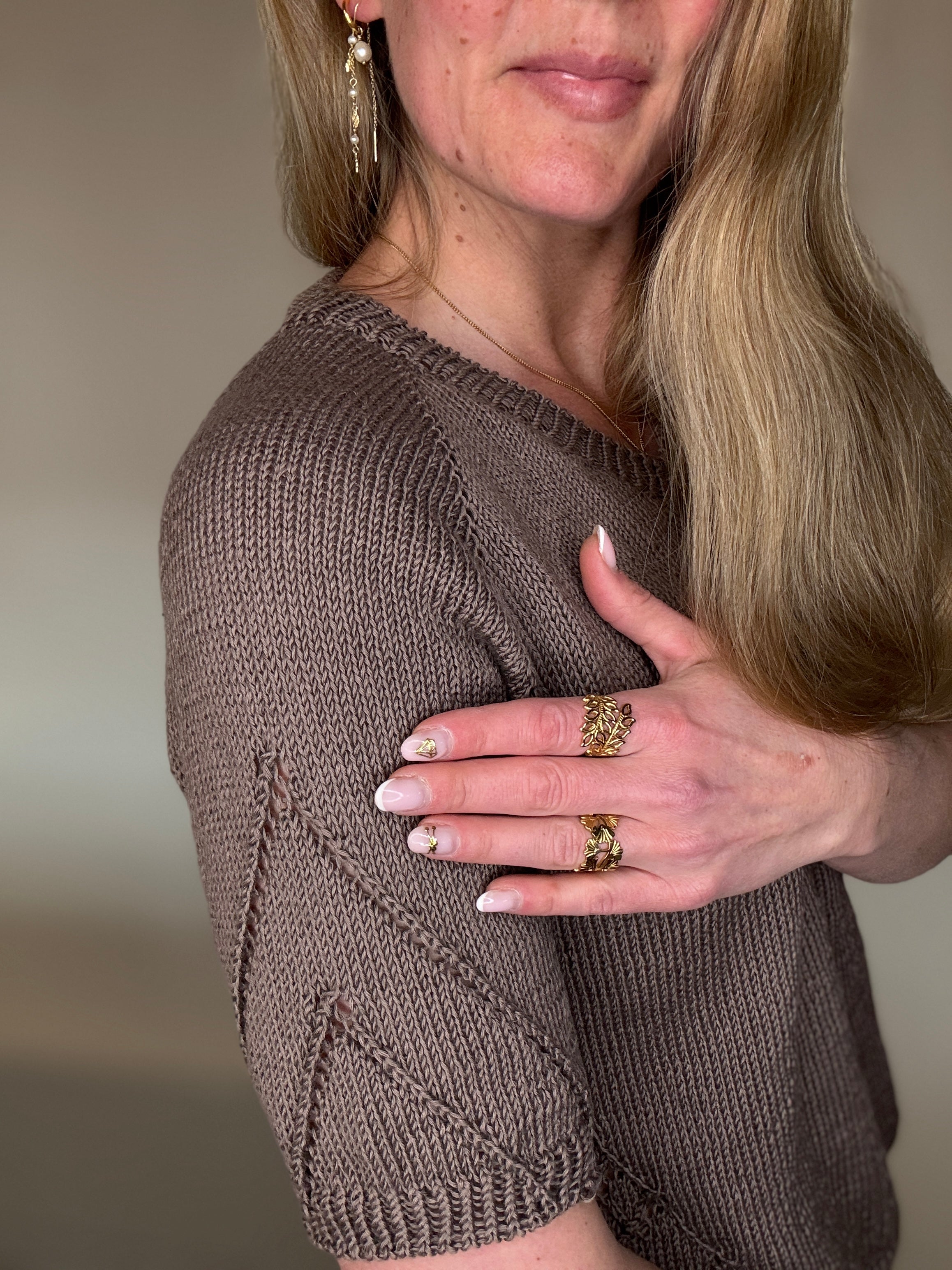 English - DiamondLine Tee VNeck