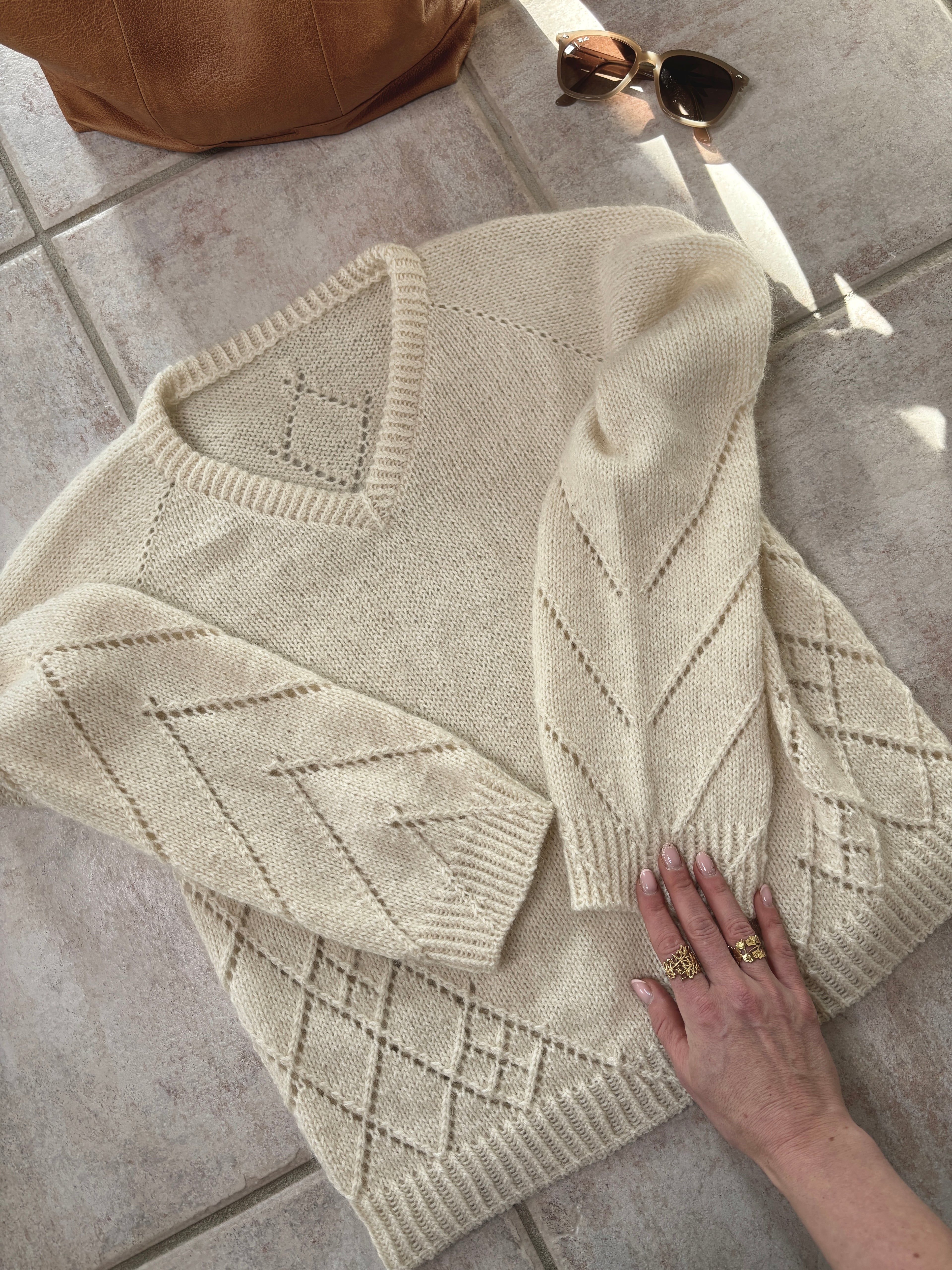 English - DiamondLine Sweater VNeck