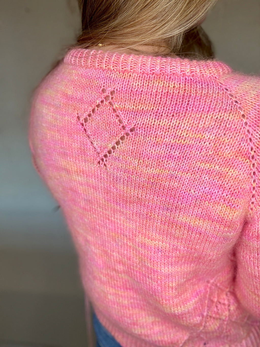 English - DiamondLine Sweater VNeck