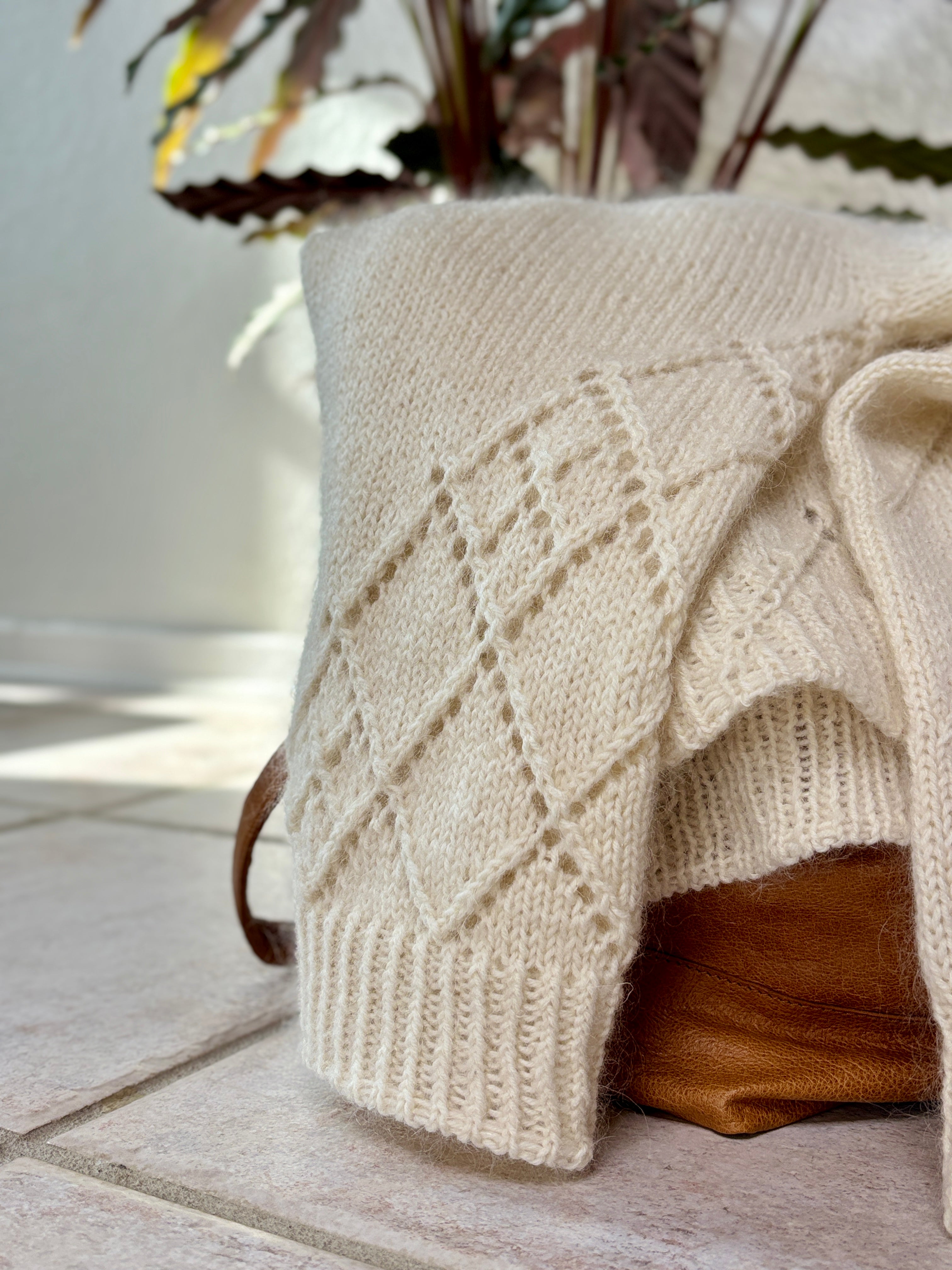 English - DiamondLine Sweater VNeck